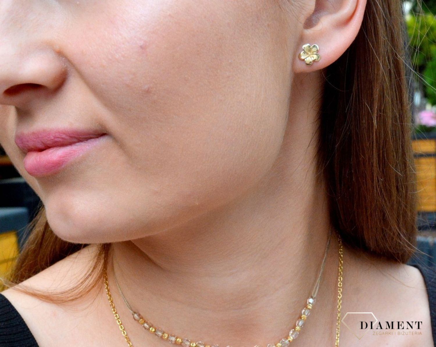 Złote kolczyki 333 kwiatki matowe KL 2483 333. Złote kolczyki wykonane z 8-karatowego żółtego złota, waga około 0,85 gram. Złote kolczyki z motywem kwiatka zostały wykonane z dbałością o każd.jpg